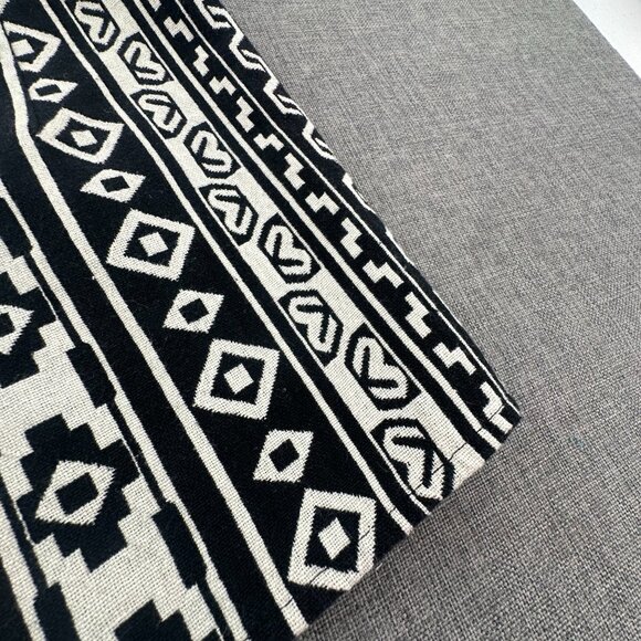 Forever 21 Shorts Aztec Geometric print Junior Medium Ivory & Black High Waisted - Picture 8 of 12